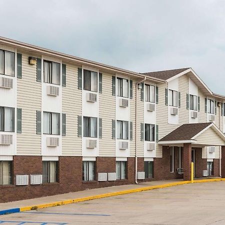 Amerihost Inn & Suites Kingdom City Kültér fotó