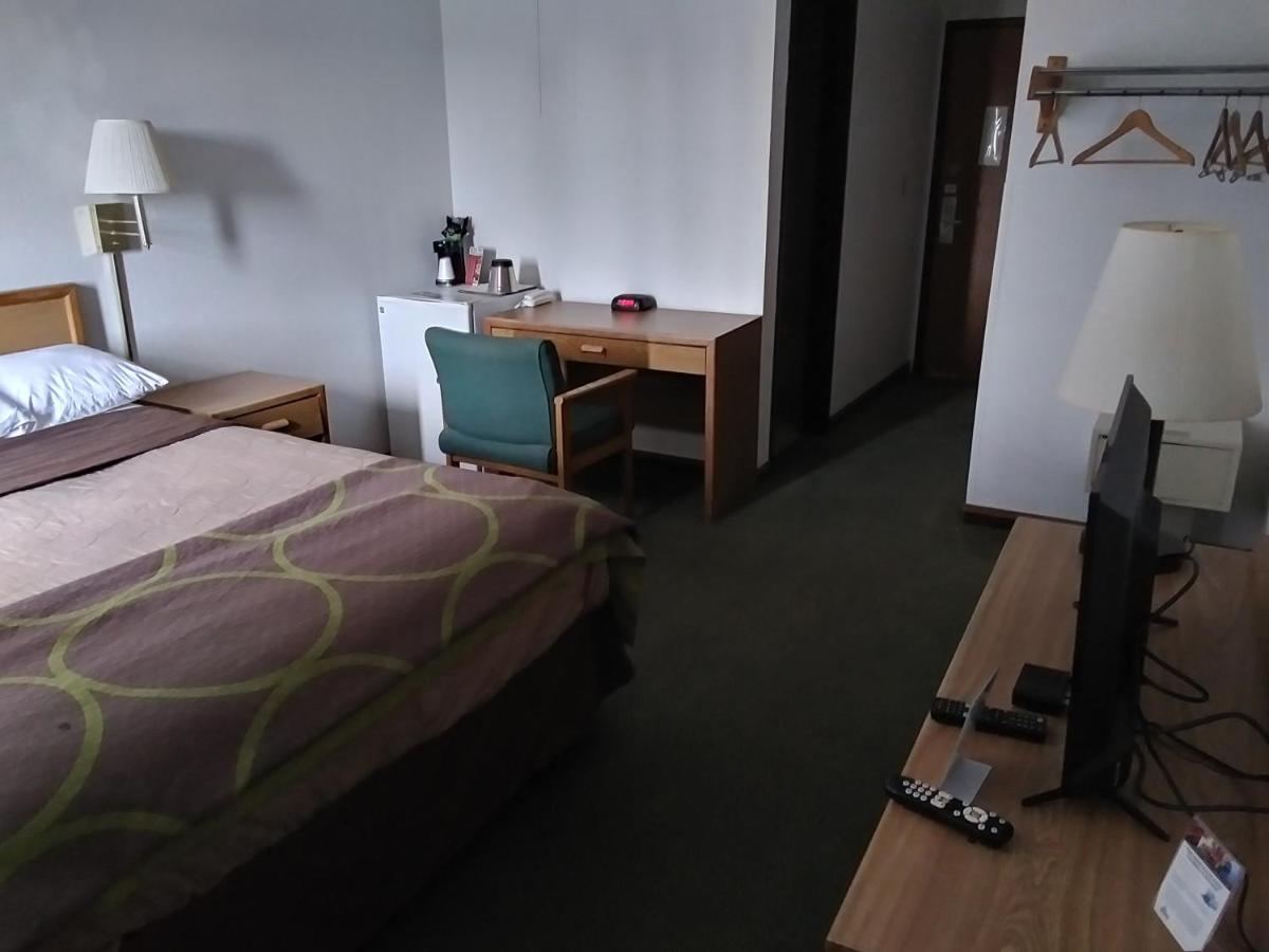 Amerihost Inn & Suites Kingdom City Kültér fotó