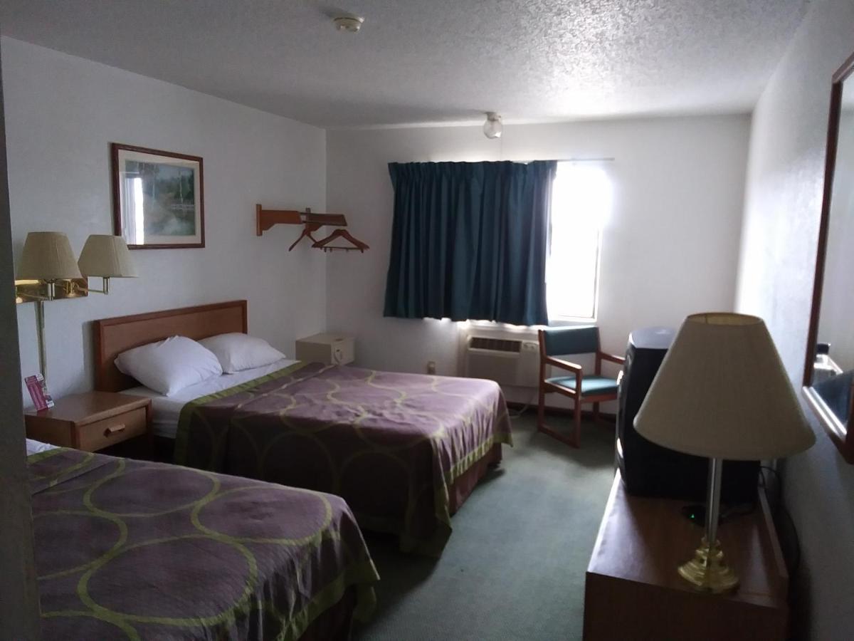 Amerihost Inn & Suites Kingdom City Kültér fotó