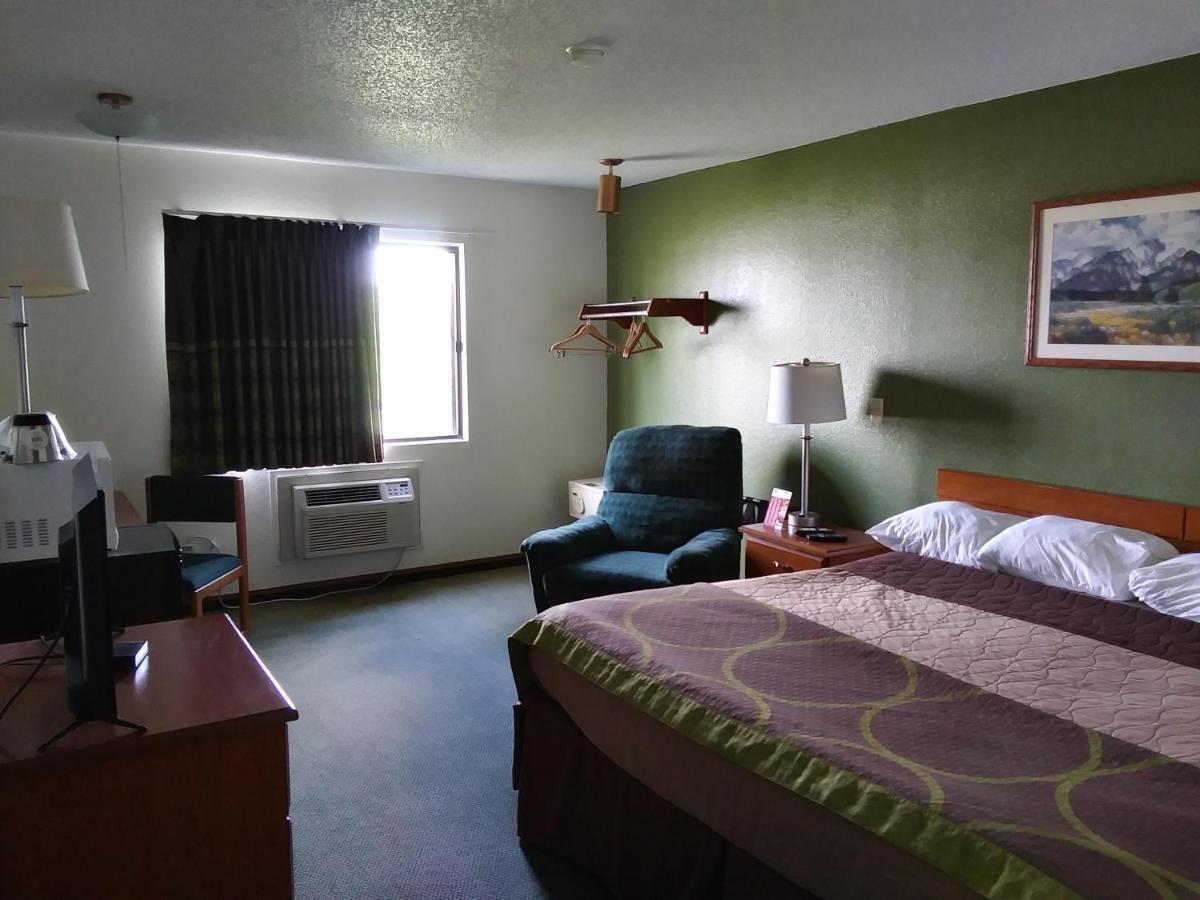 Amerihost Inn & Suites Kingdom City Kültér fotó